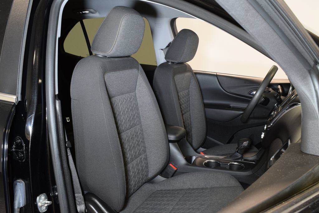 Used 2023 Chevrolet Equinox LT AWD/4WD image 32