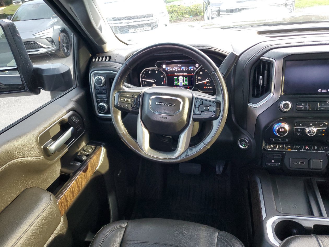 Used 2020 GMC Sierra 3500 Denali w/ Denali Ultimate Package AWD/4WD image 13
