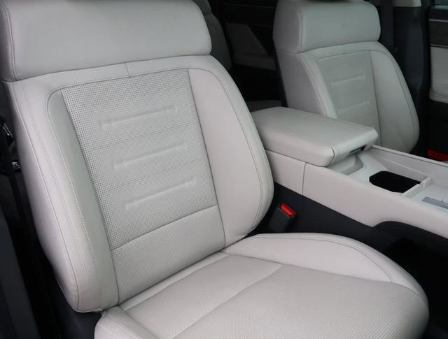 Used 2024 Hyundai Santa Fe Calligraphy image 17