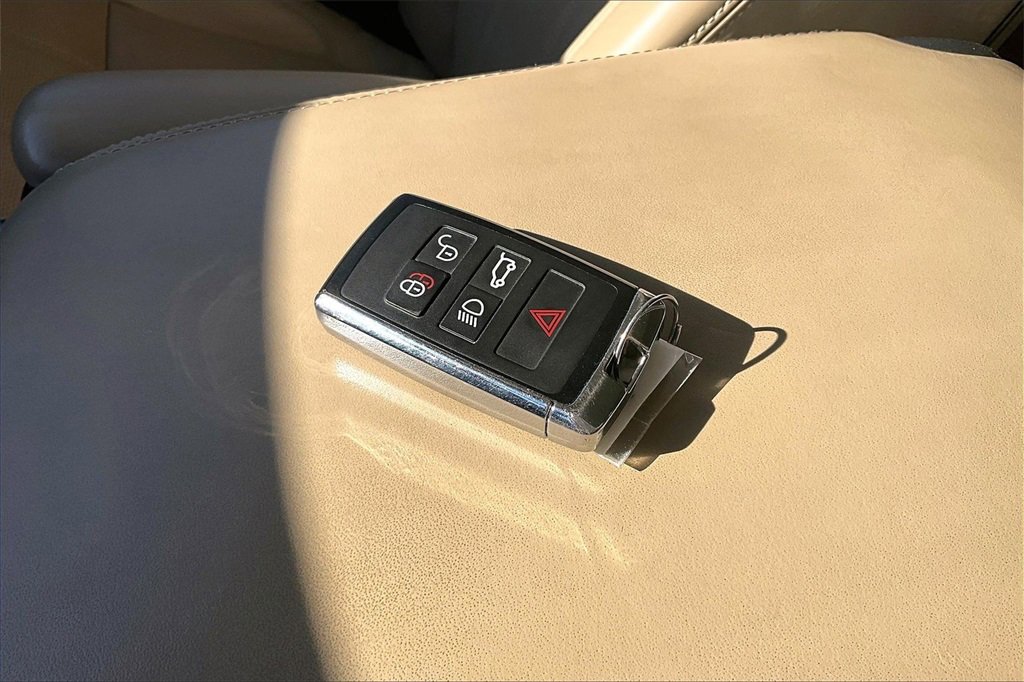 Used 2018 Land Rover Range Rover Sport HSE image 10