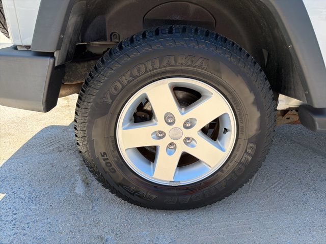 Used 2013 Jeep Wrangler Sport AWD/4WD image 16