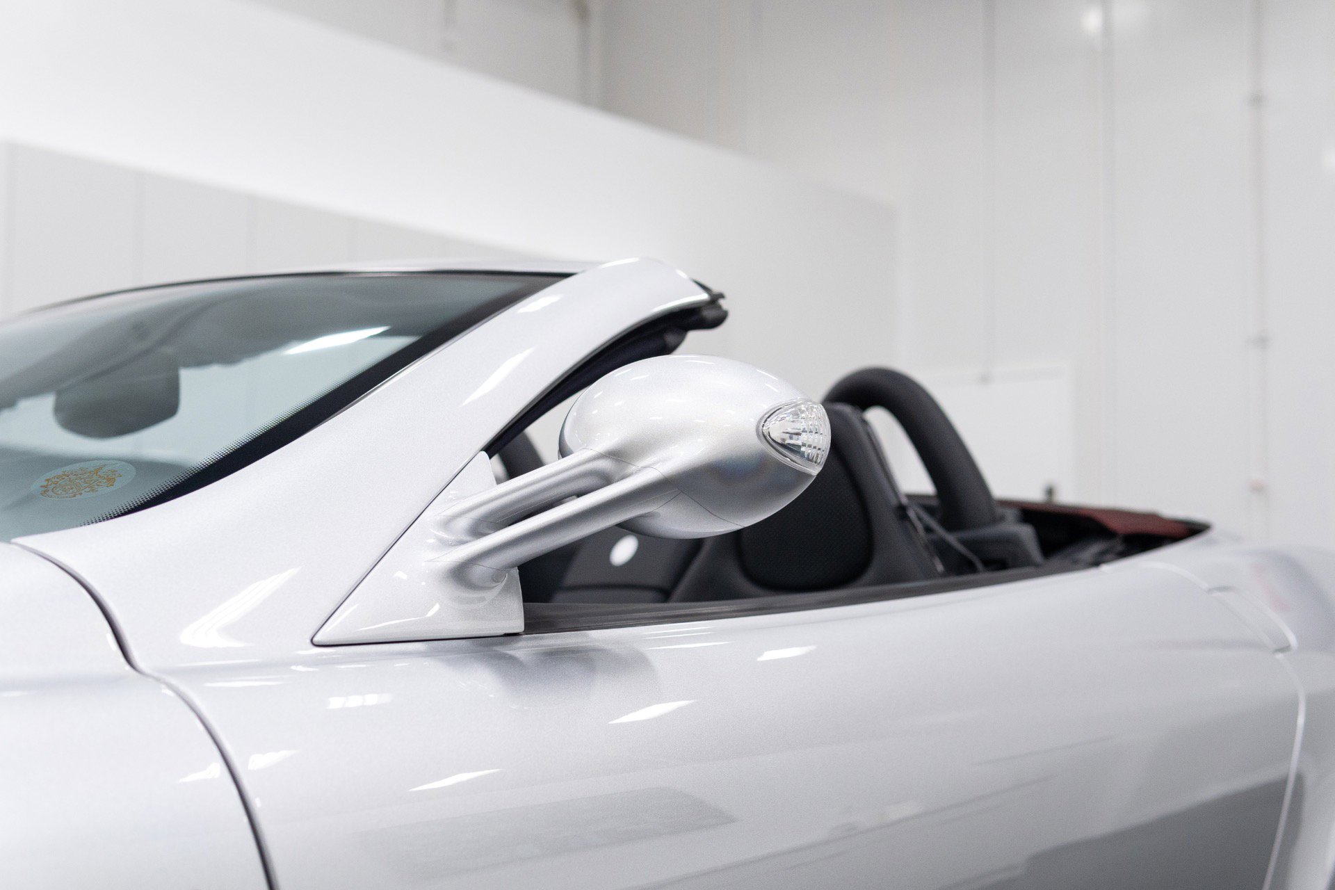 Used 2009 Mercedes-Benz SLR image 15