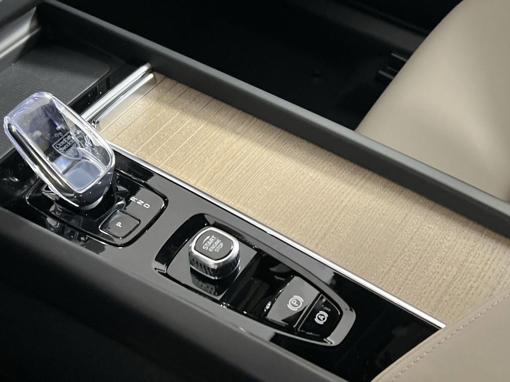 New 2026 Volvo XC60 B5 Plus w/ Protection Package image 18