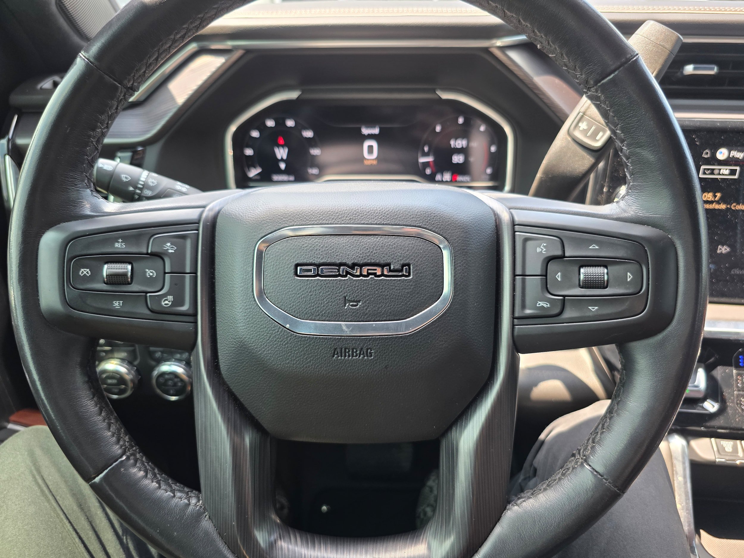 Used 2024 GMC Sierra 2500 Denali Ultimate AWD/4WD image 15
