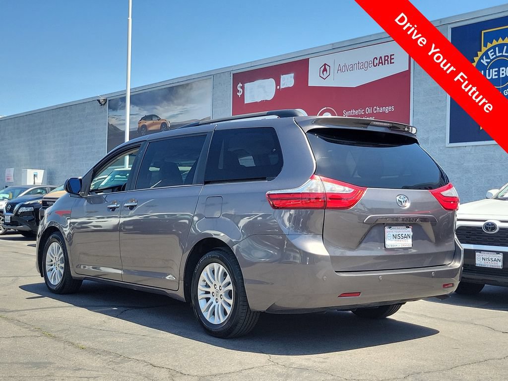 Used 2017 Toyota Sienna XLE w/ XLE Navigation Package FWD image 34