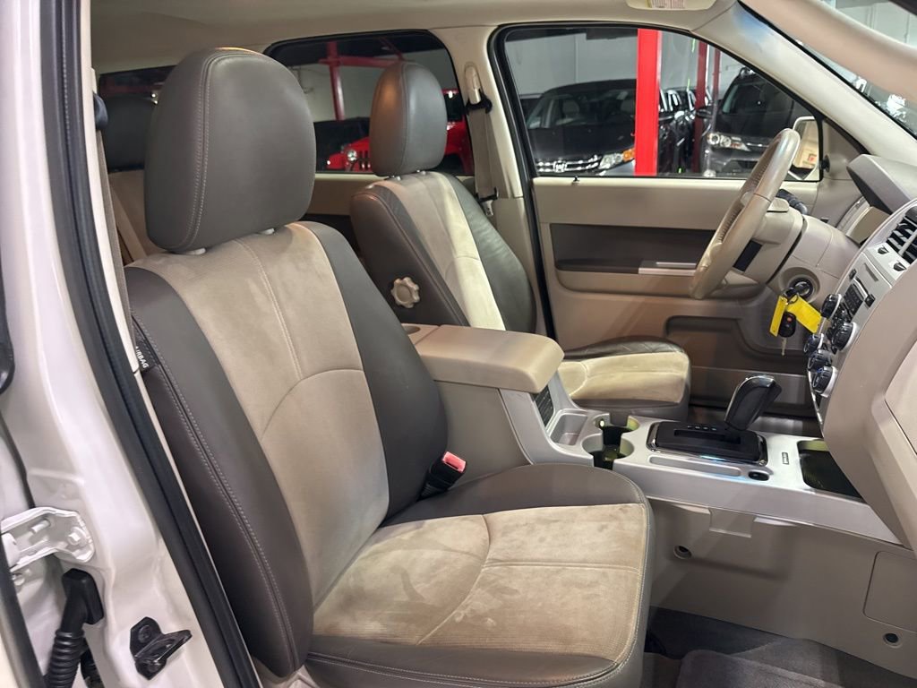 Used 2010 Mercury Mariner Premier image 40