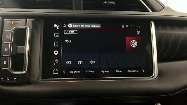 Used 2024 GMC Yukon XL Denali AWD/4WD image 32
