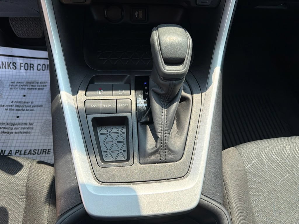 Used 2025 Toyota RAV4 XLE w/ Convenience Package FWD image 22