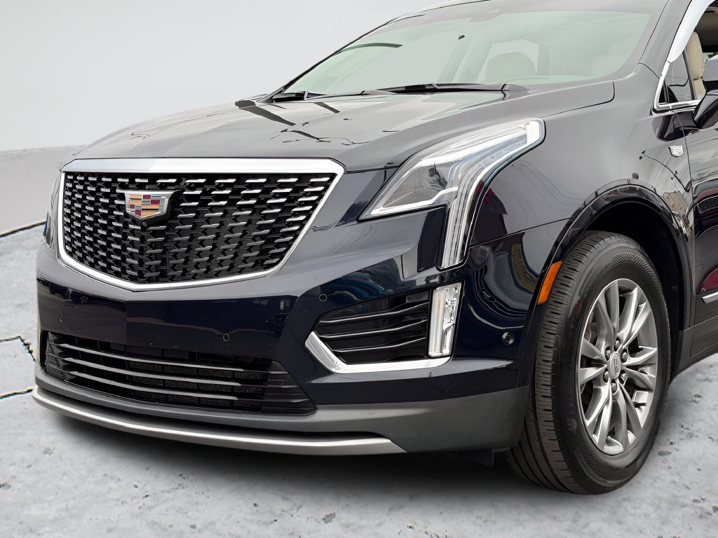 Used 2021 Cadillac XT5 Premium Luxury FWD image 2