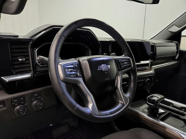 Used 2024 Chevrolet Silverado 1500 RST w/ Z71 Off-Road Package AWD/4WD image 17