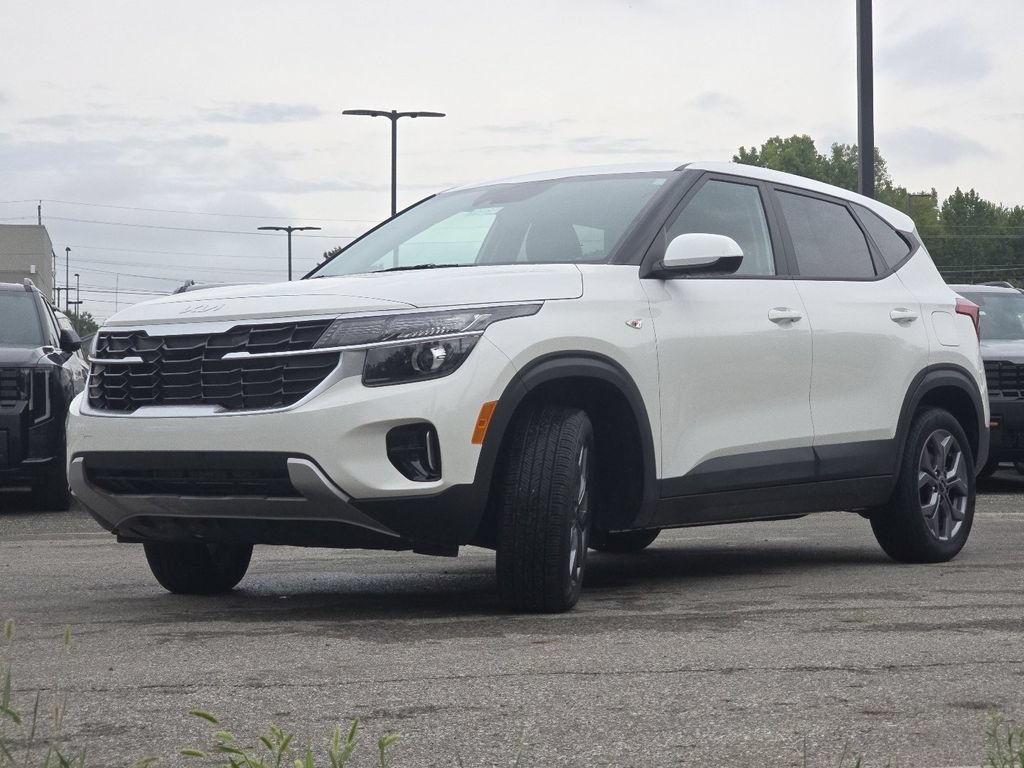 Used 2024 Kia Seltos LX AWD/4WD image 10