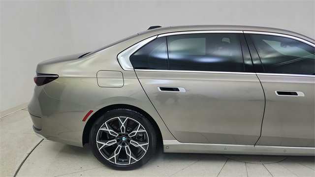 Used 2025 BMW i7 eDrive50 image 7