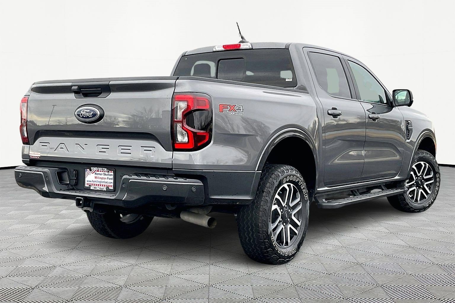 Used 2024 Ford Ranger Lariat w/ FX4 Off-Road Package image 11