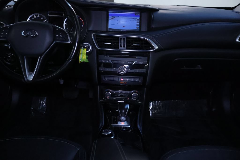 Used 2019 INFINITI QX30 AWD w/ Proassist Package image 18