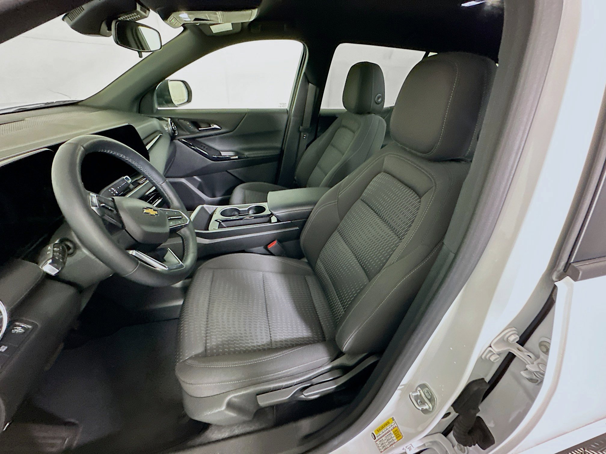 Used 2025 Chevrolet Equinox LT image 13