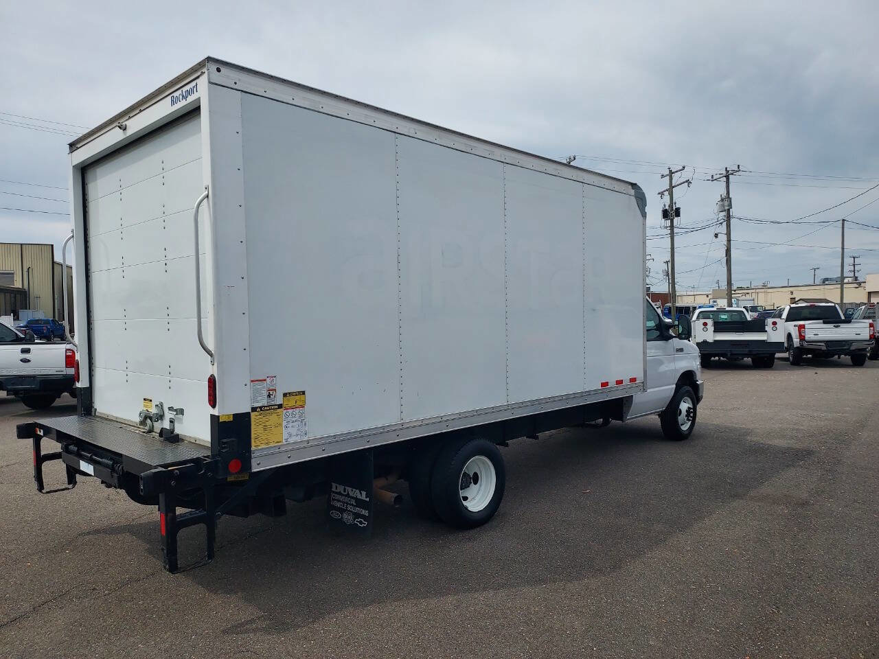 Used 2022 Ford E-450 and Econoline 450 Super Duty w/ Power Windows & Locks Group RWD image 4