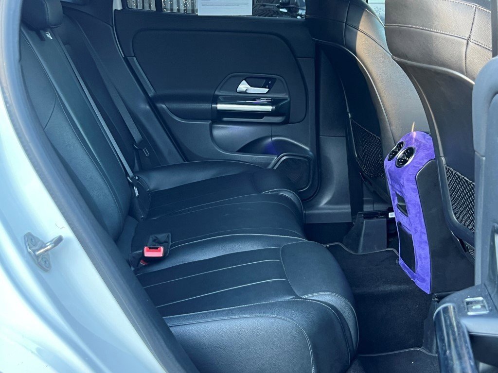 Used 2021 Mercedes-Benz GLA 250 4MATIC w/ Premium Package image 16