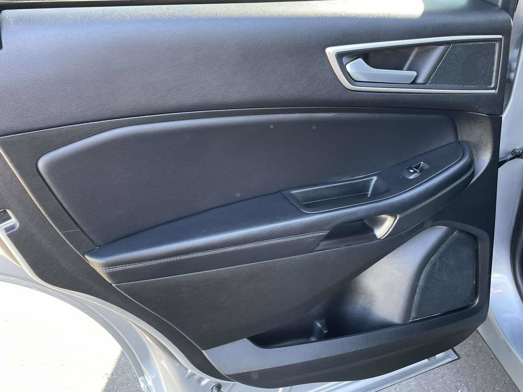 Used 2024 Ford Edge SEL AWD/4WD image 11