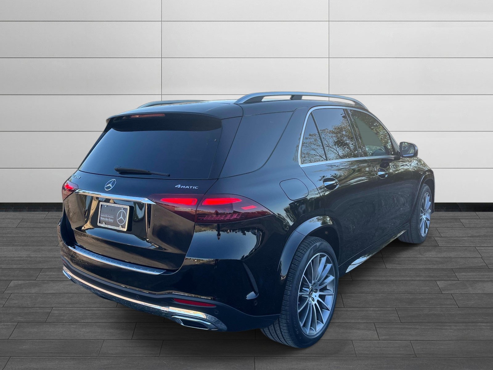Certified 2025 Mercedes-Benz GLE 350 4MATIC image 3