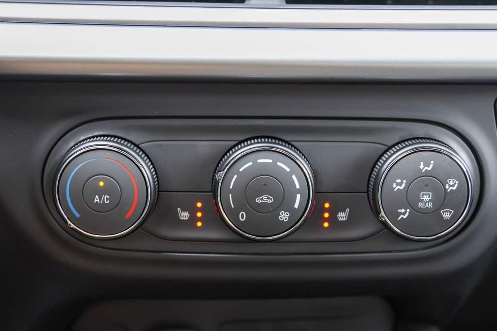 New 2026 Chevrolet Trax RS w/ Sunroof Package FWD image 18