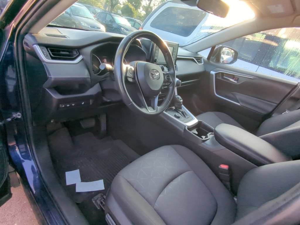 Used 2021 Toyota RAV4 XLE w/ XLE Grade Weather Package AWD/4WD image 7
