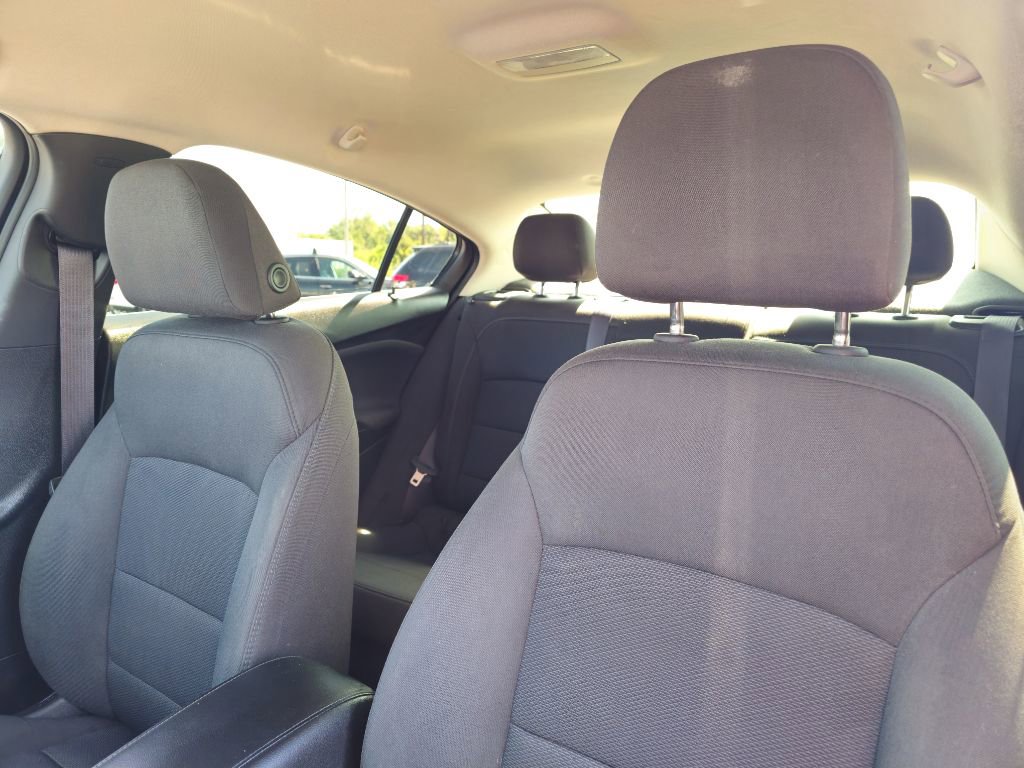 Used 2017 Chevrolet Cruze LT image 24
