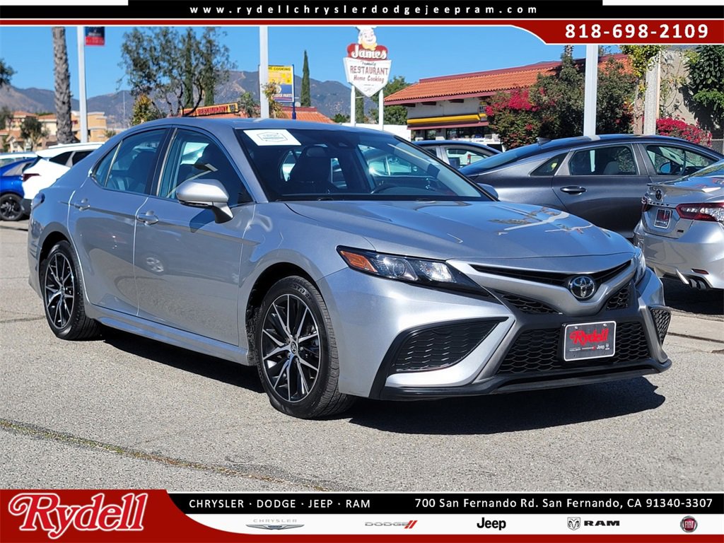 Used 2023 Toyota Camry SE