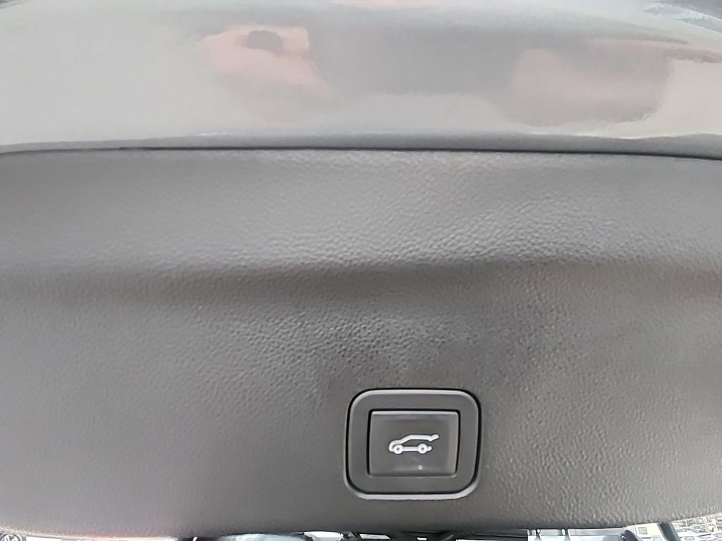 Used 2025 Cadillac Escalade V image 15