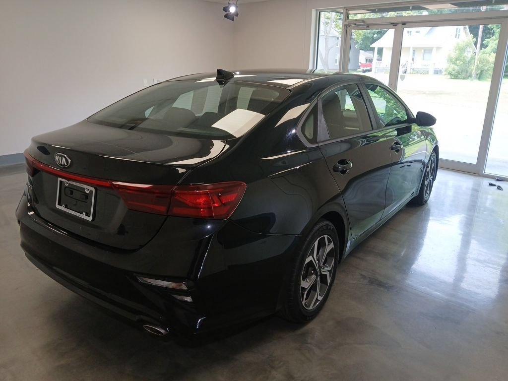 Used 2019 Kia Forte LXS FWD image 2