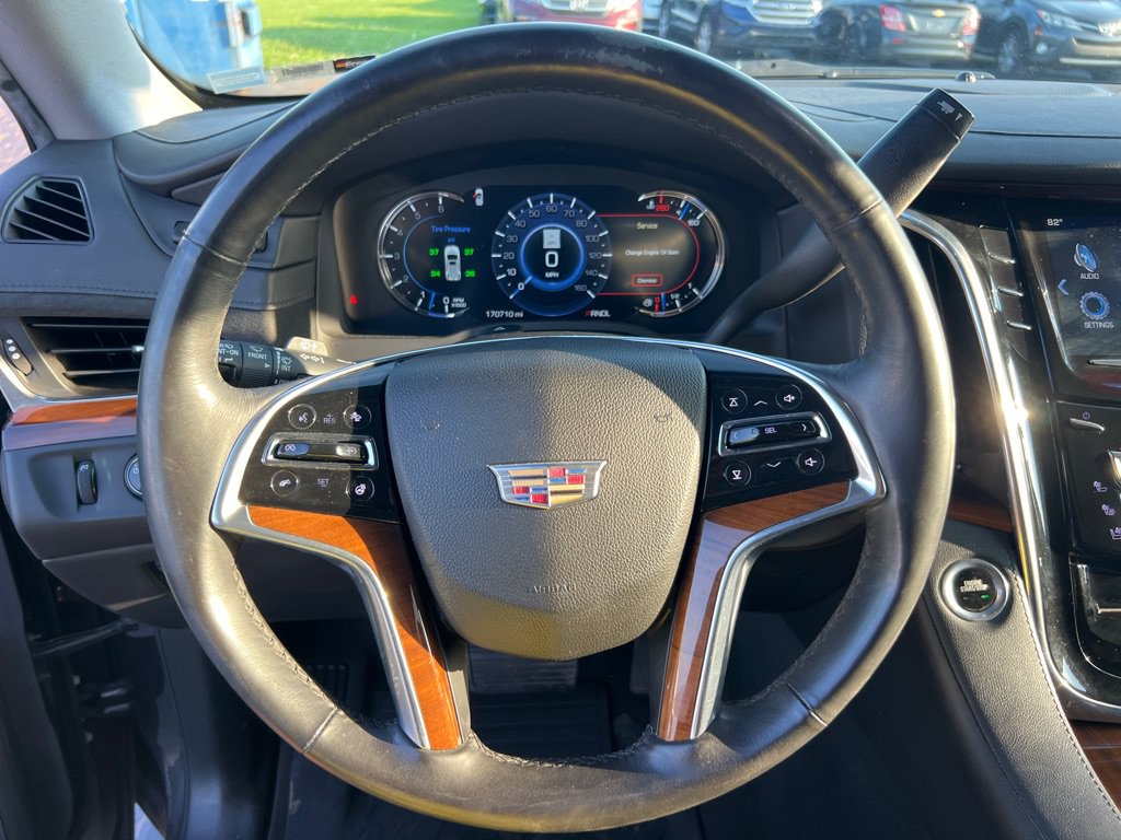 Used 2017 Cadillac Escalade Premium Luxury AWD/4WD image 32
