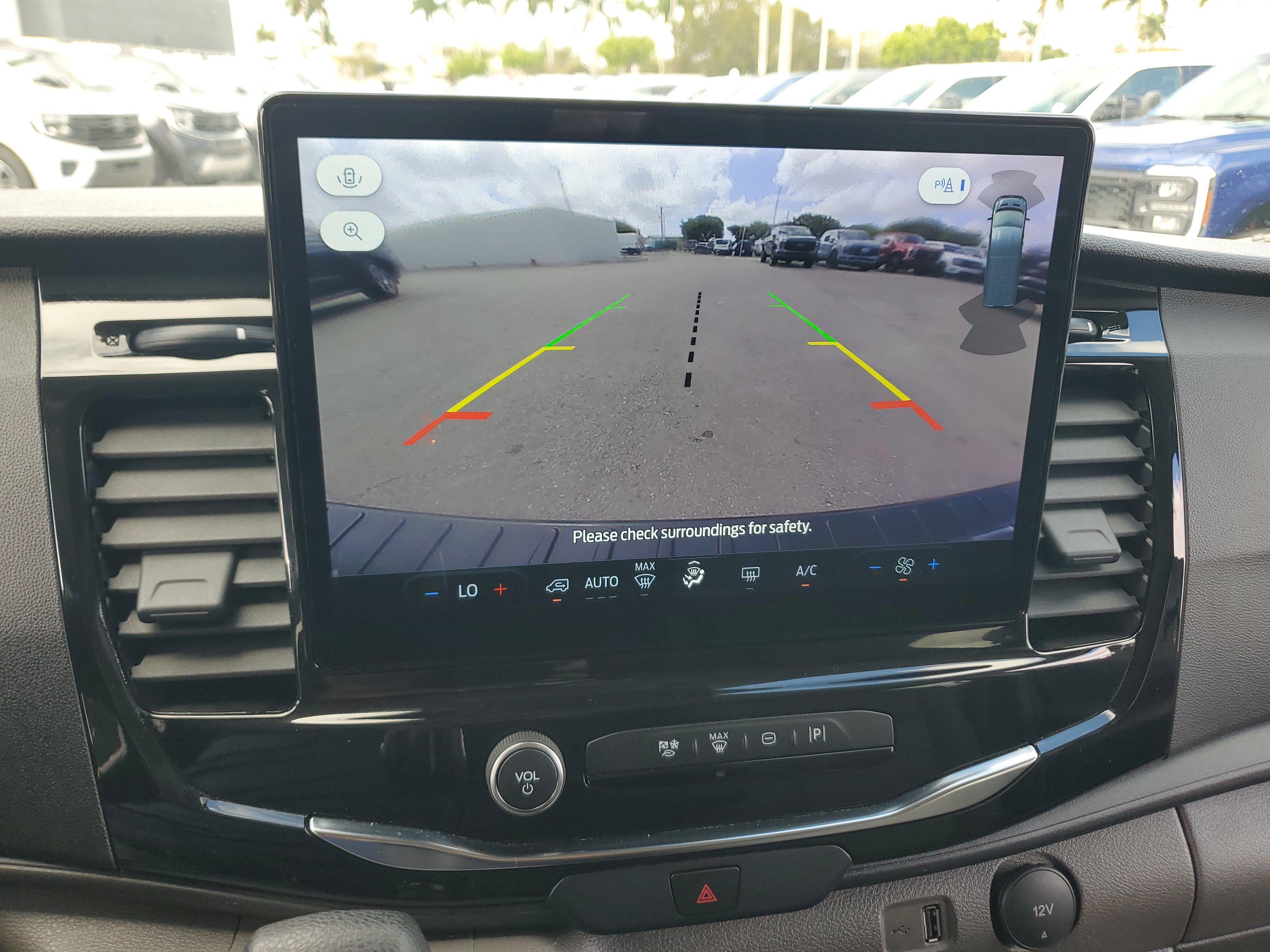 Used 2024 Ford Transit 350 XLT image 11