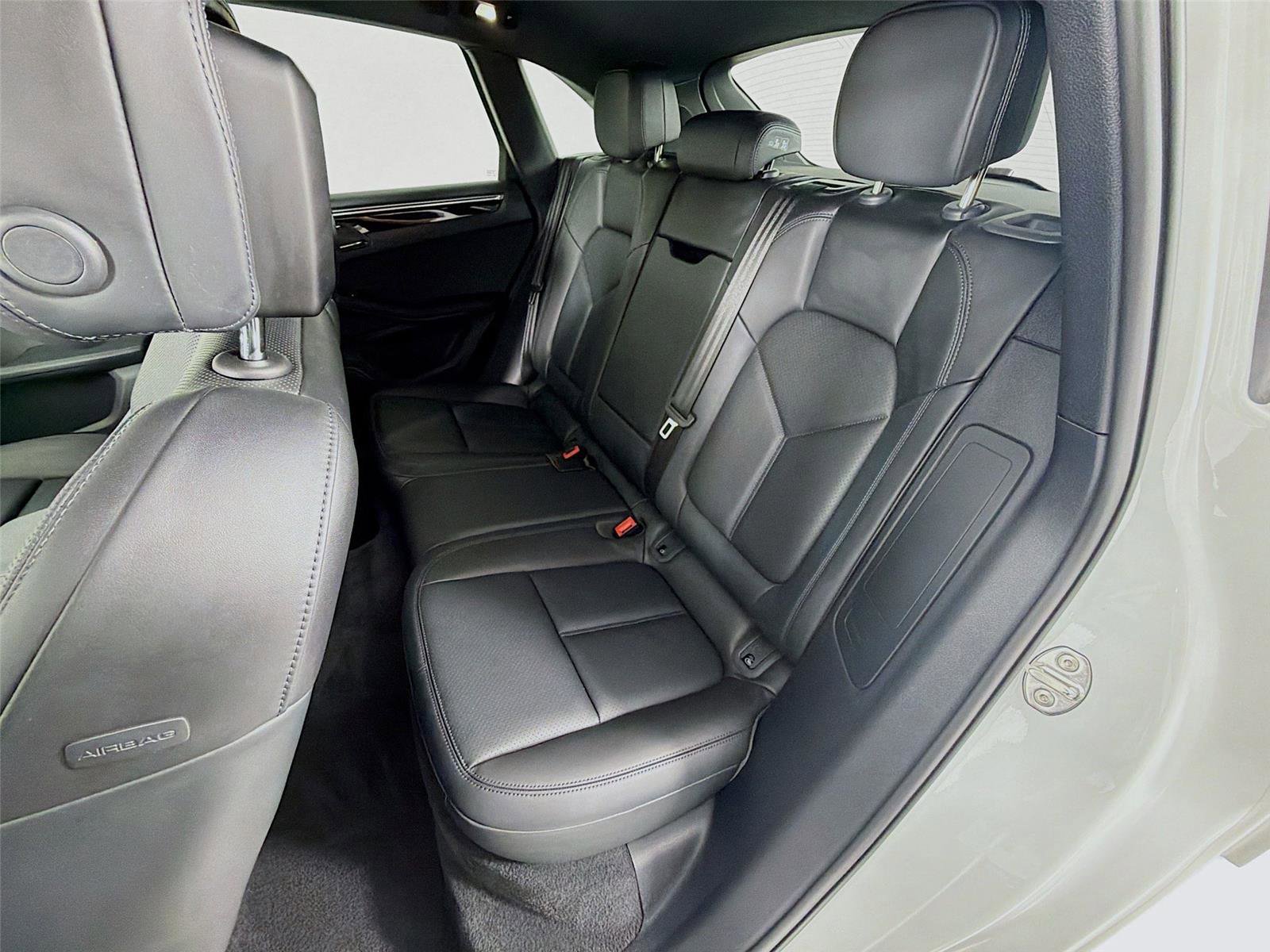 Certified 2023 Porsche Macan AWD/4WD image 20