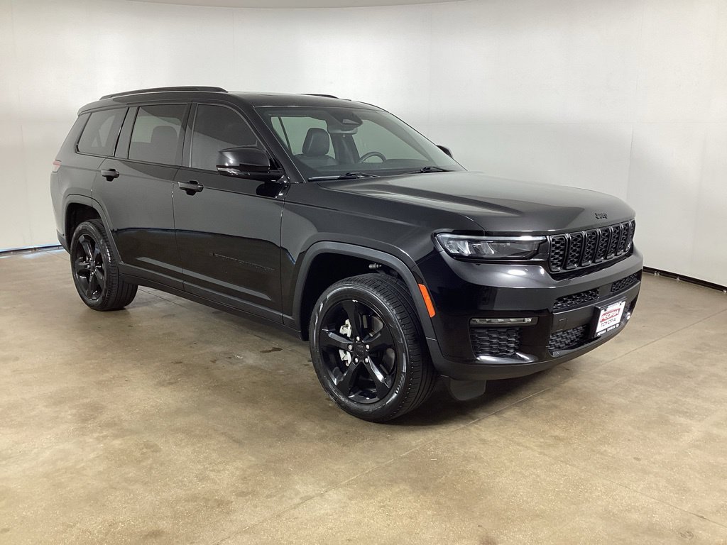 Used 2024 Jeep Grand Cherokee L Limited w/ Black Appearance Package AWD/4WD image 4