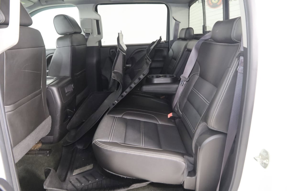 Used 2016 GMC Sierra 2500 Denali w/ Suspension Package, Off-Road AWD/4WD image 45