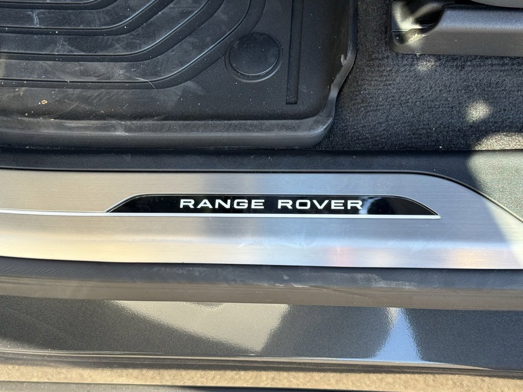 New 2025 Land Rover Range Rover Sport SE image 13
