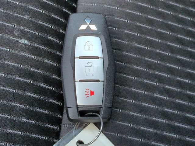 Used 2023 Mitsubishi Outlander ES FWD image 25