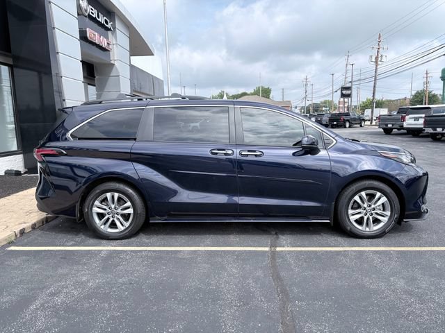Used 2022 Toyota Sienna XLE w/ XLE Plus Package AWD/4WD image 8