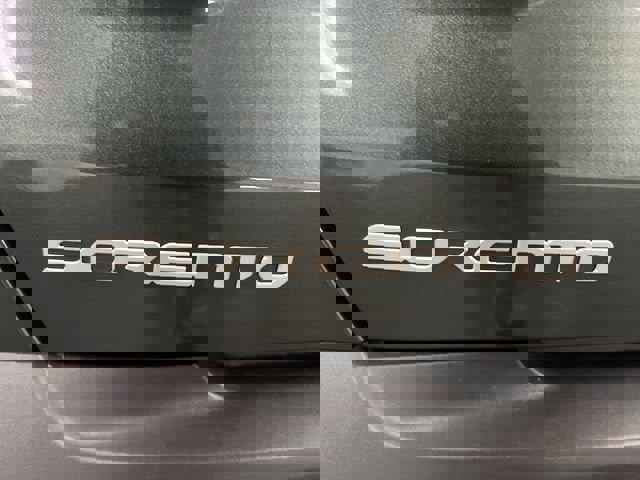 Used 2023 Kia Sorento S w/ Panoramic Sunroof Package image 33