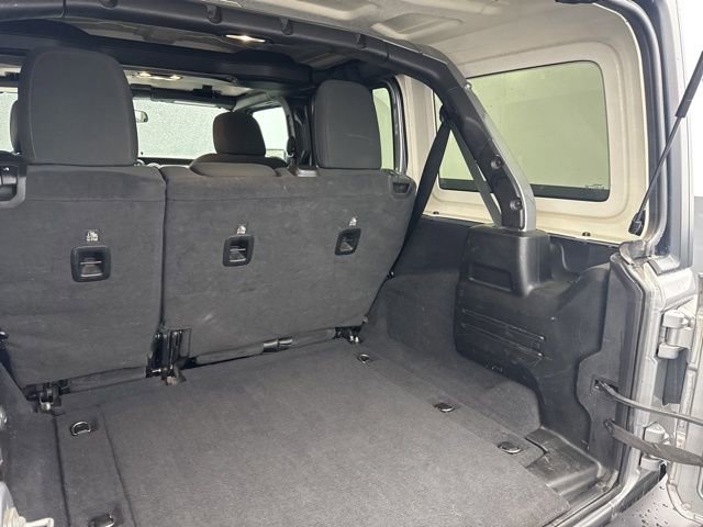 Used 2021 Jeep Wrangler Unlimited Sahara image 40