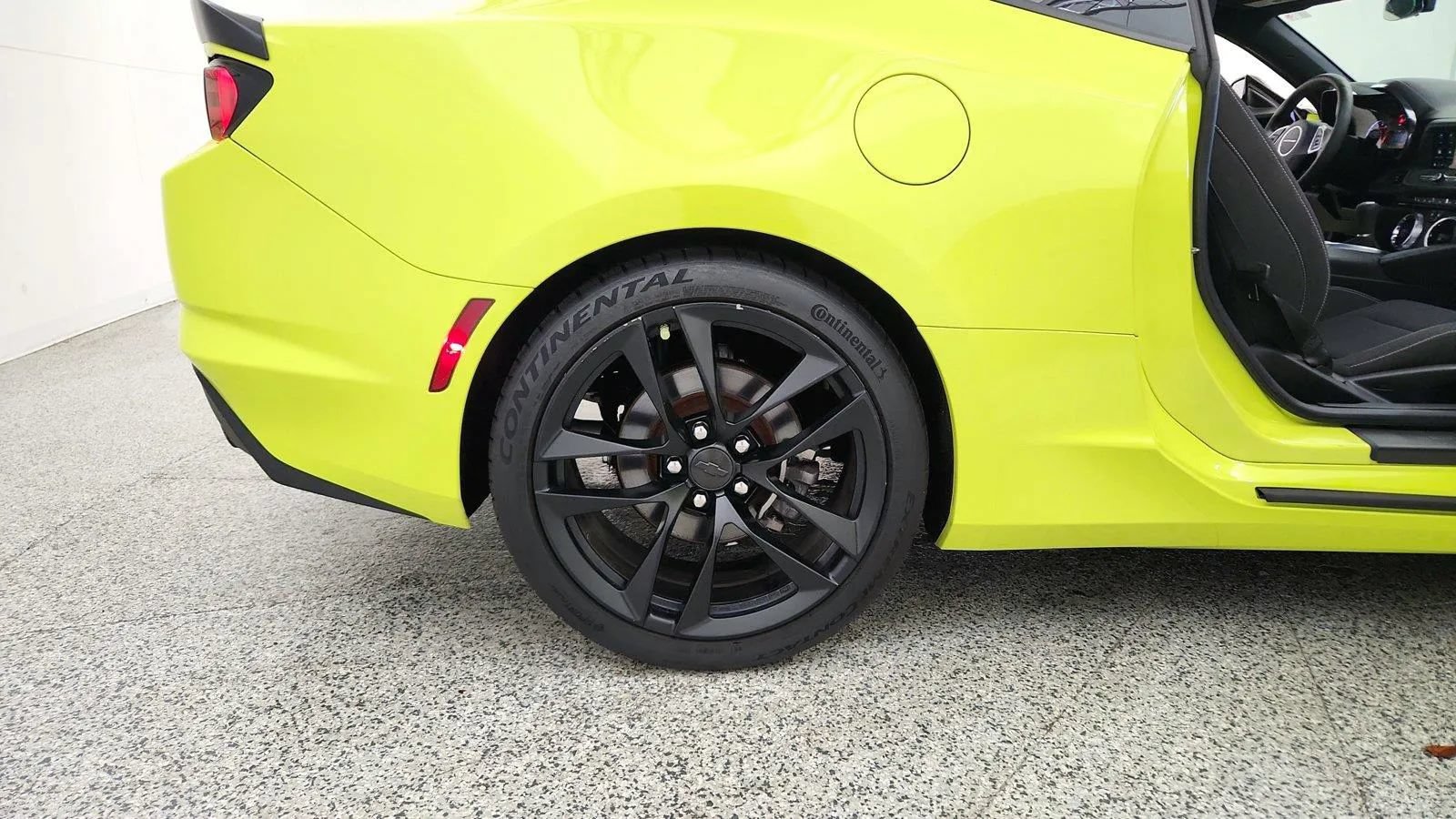 Used 2019 Chevrolet Camaro LT w/ 1LE Track Performance Package RWD image 31