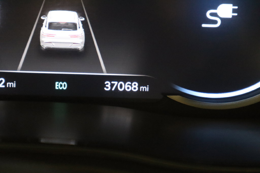 Used 2023 Genesis Electrified GV70 AWD/4WD image 39