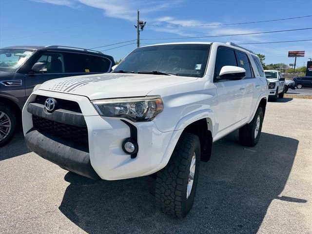 Used 2015 Toyota 4Runner SR5 AWD/4WD image 9