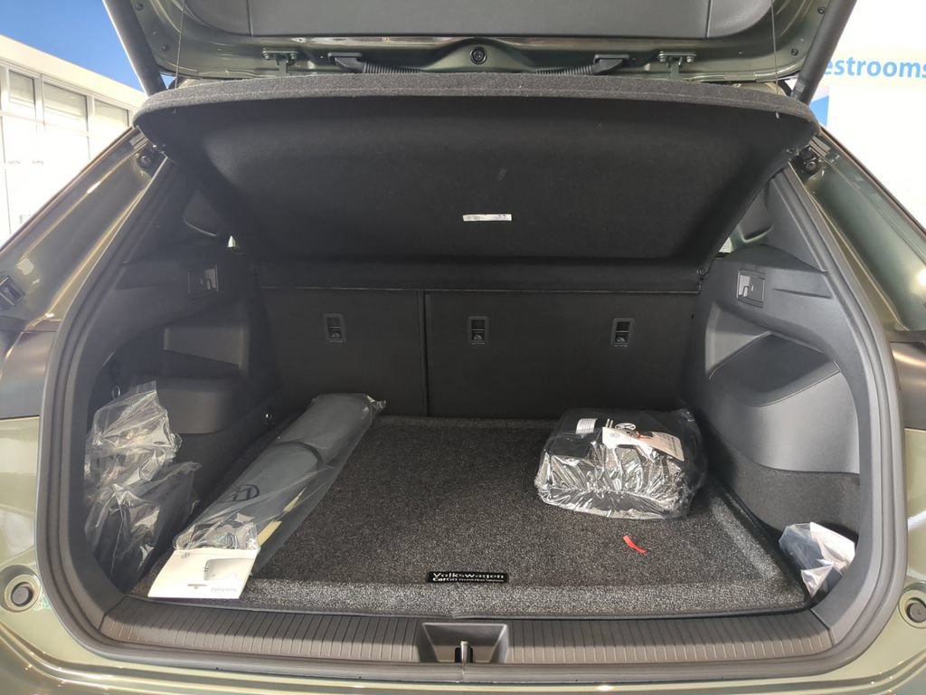 New 2026 Volkswagen Tiguan SEL R-Line AWD/4WD image 8