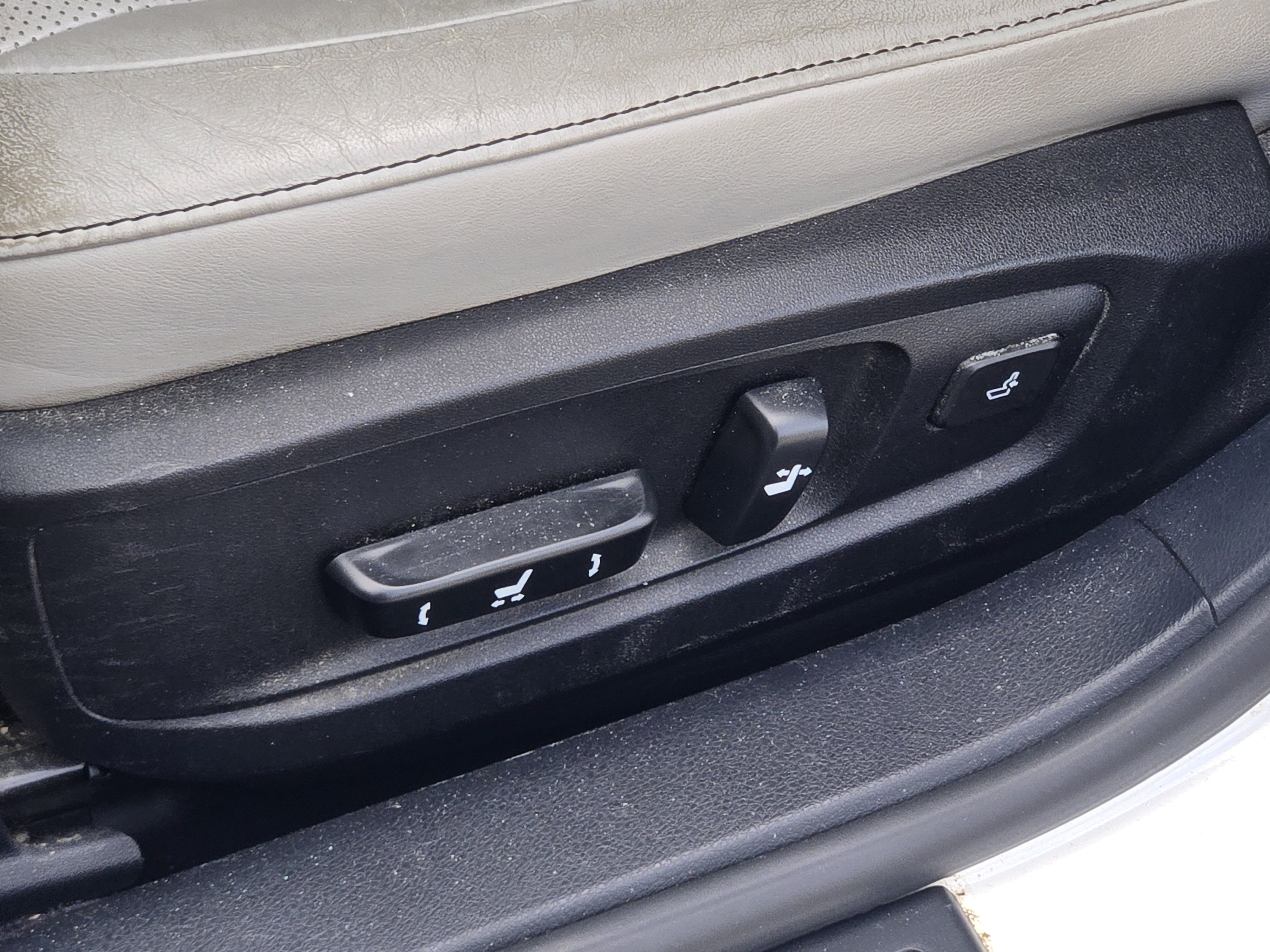 Used 2013 Lexus ES 350 w/ Luxury Pkg FWD image 34
