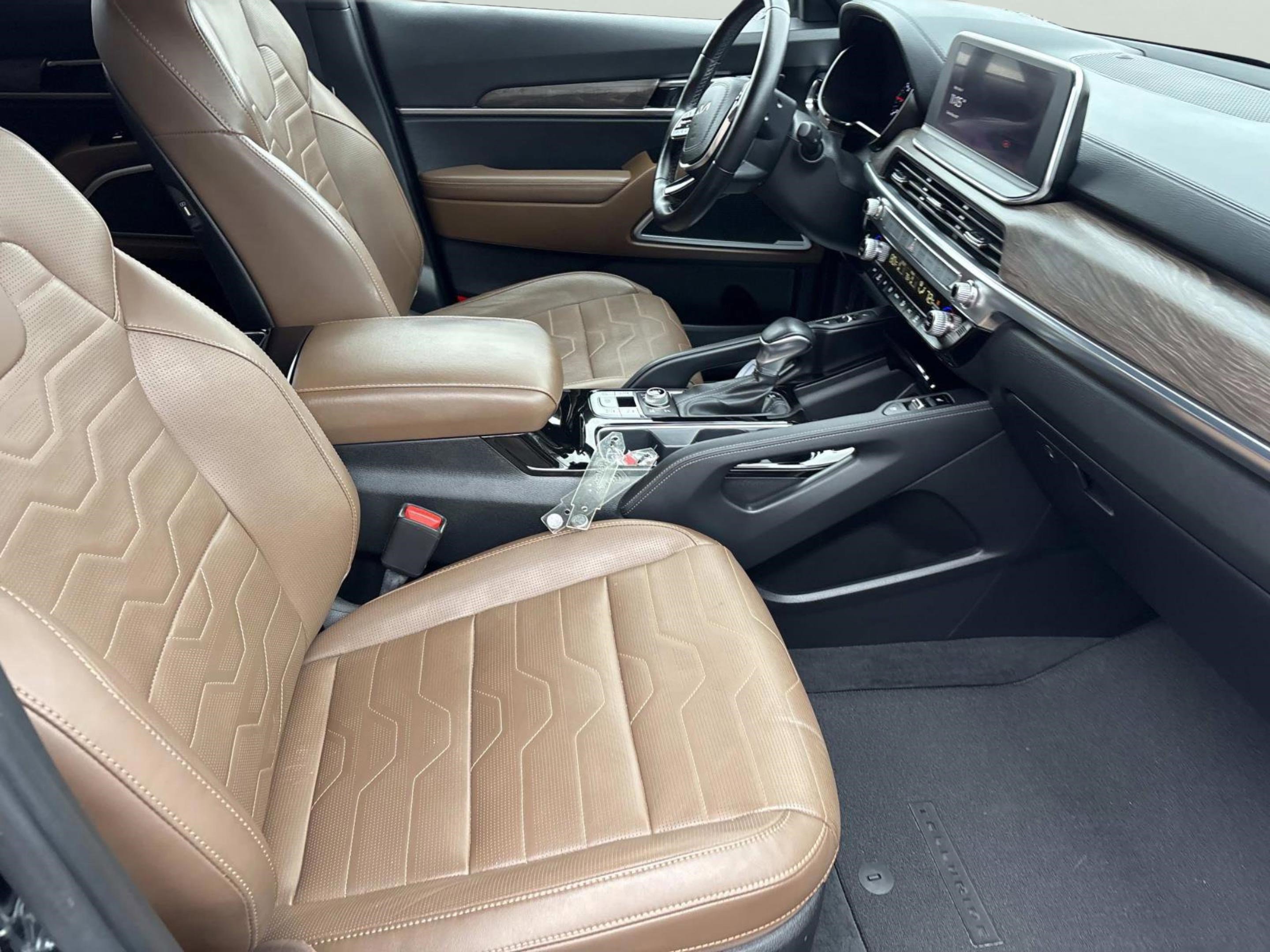 Used 2022 Kia Telluride SX w/ SX Prestige Package image 18