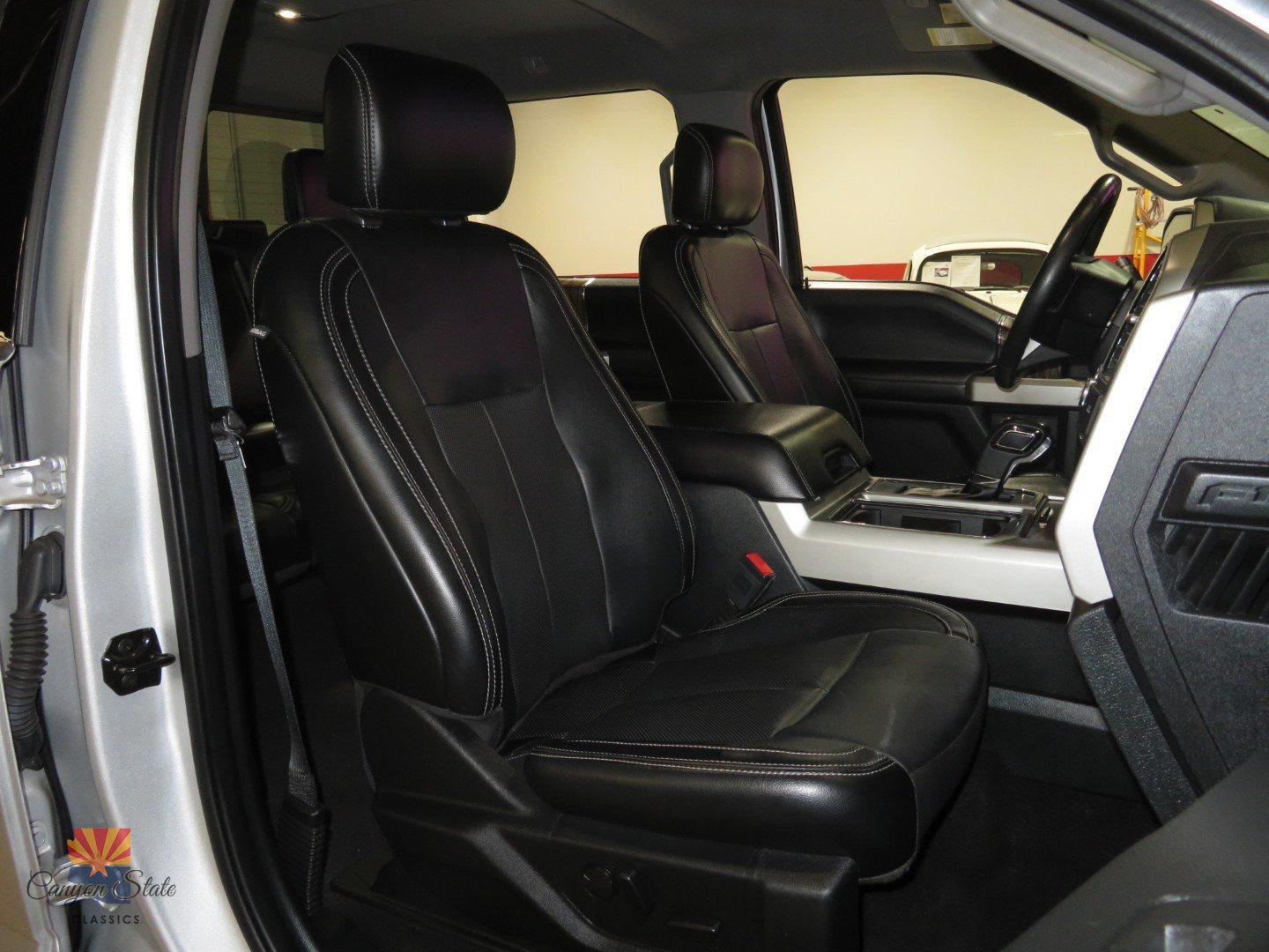 Used 2019 Ford F150 Lariat w/ Equipment Group 502A Luxury AWD/4WD image 6