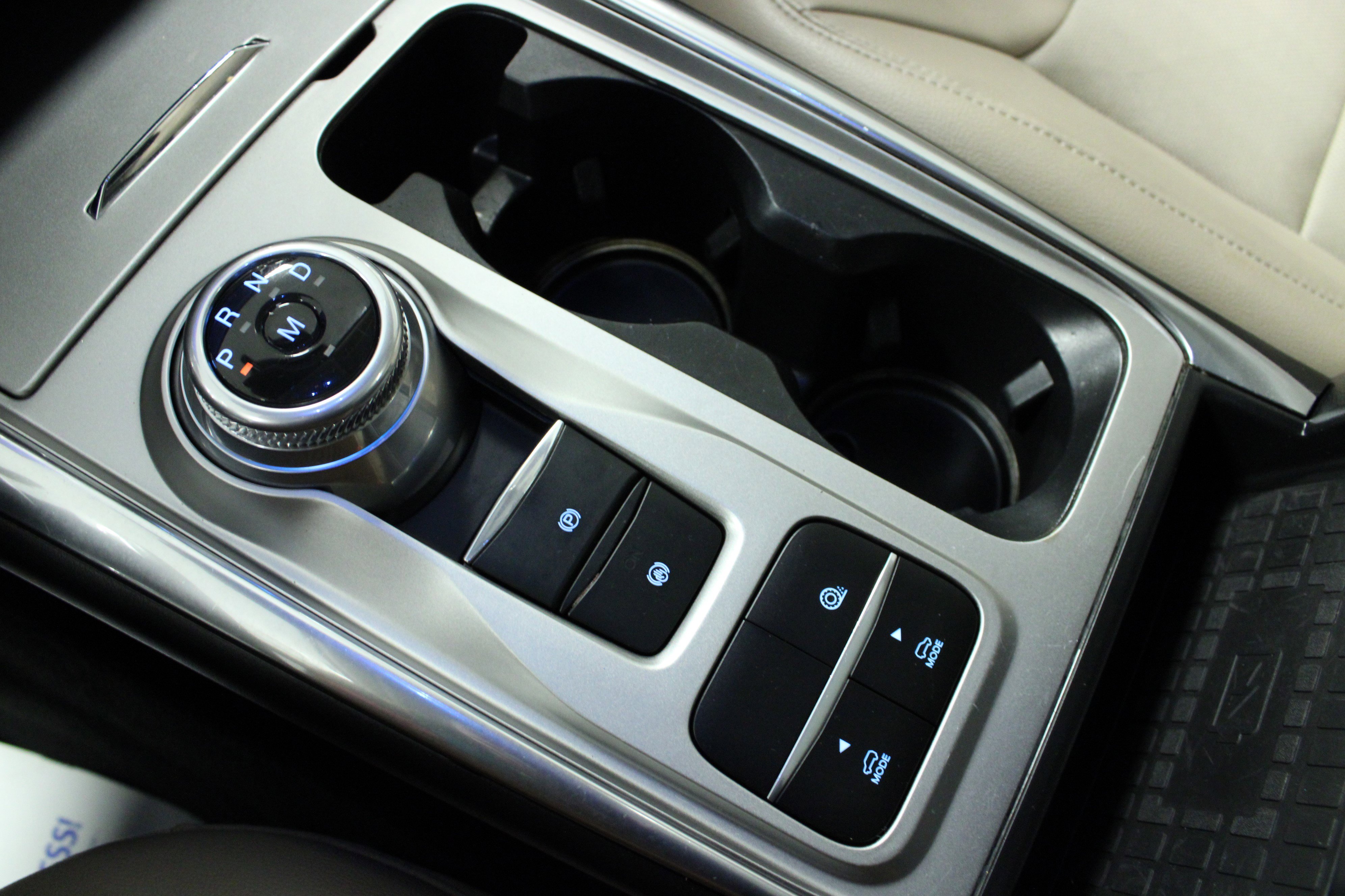 Used 2021 Ford Explorer Limited w/ Hybrid Equipment Group 310A image 24