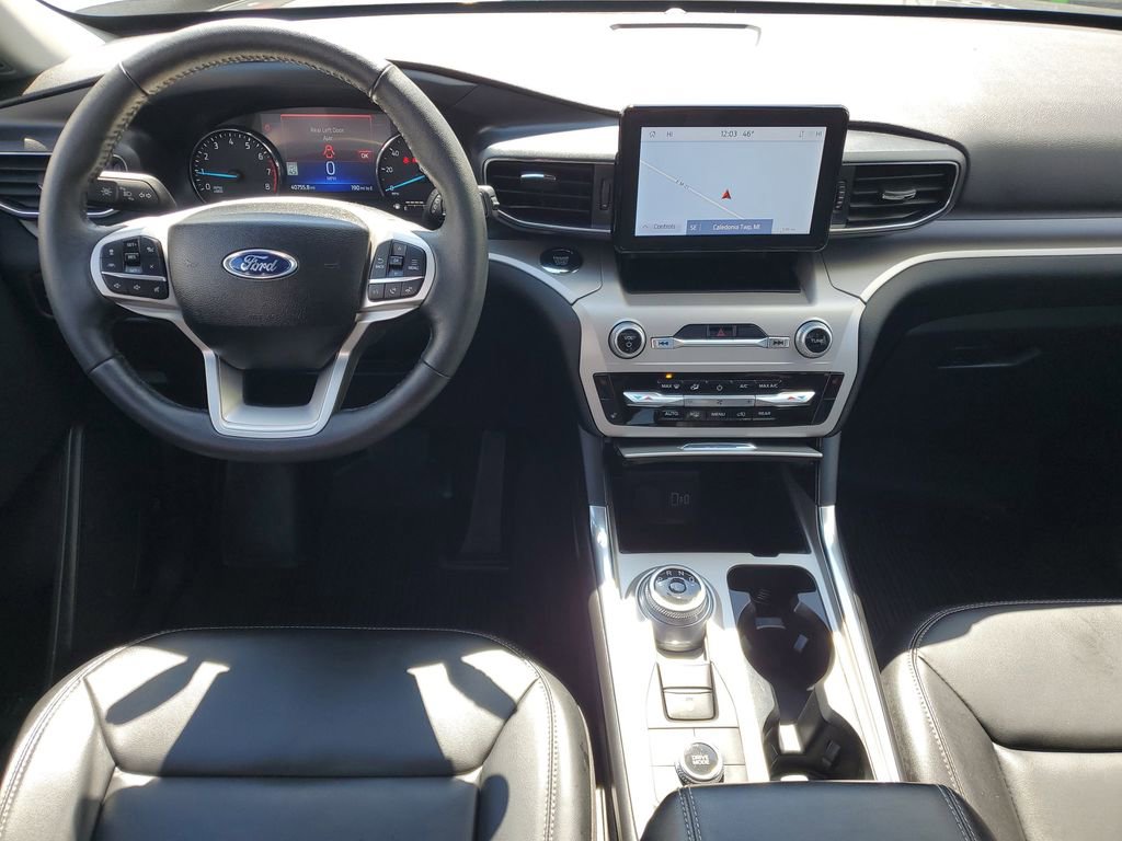 Used 2023 Ford Explorer XLT w/ Equipment Group 202A AWD/4WD image 28