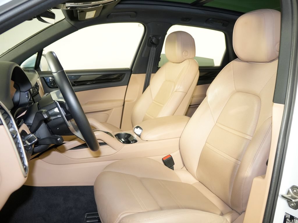 Certified 2020 Porsche Cayenne S AWD/4WD image 5
