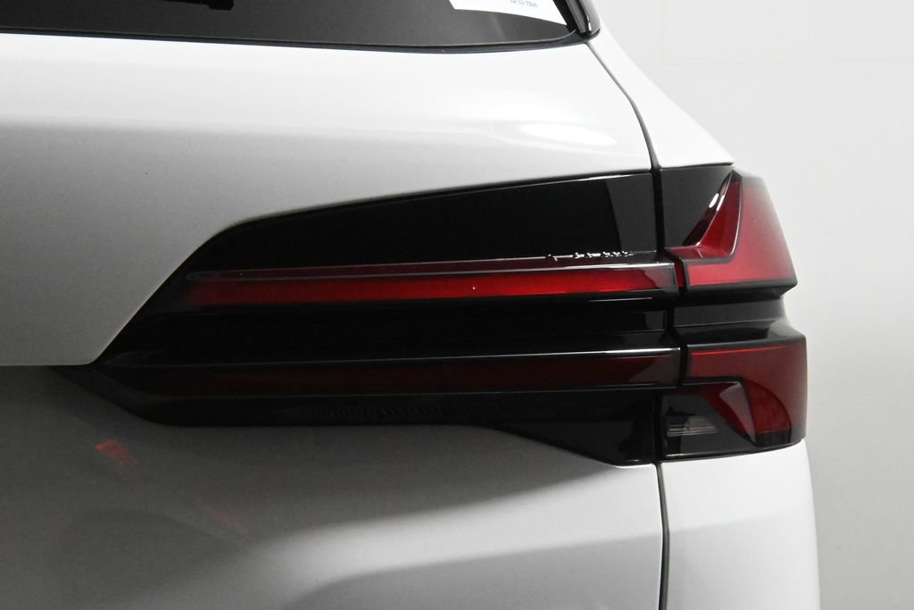 Used 2026 BMW X5 xDrive40i w/ M Sport Package image 13